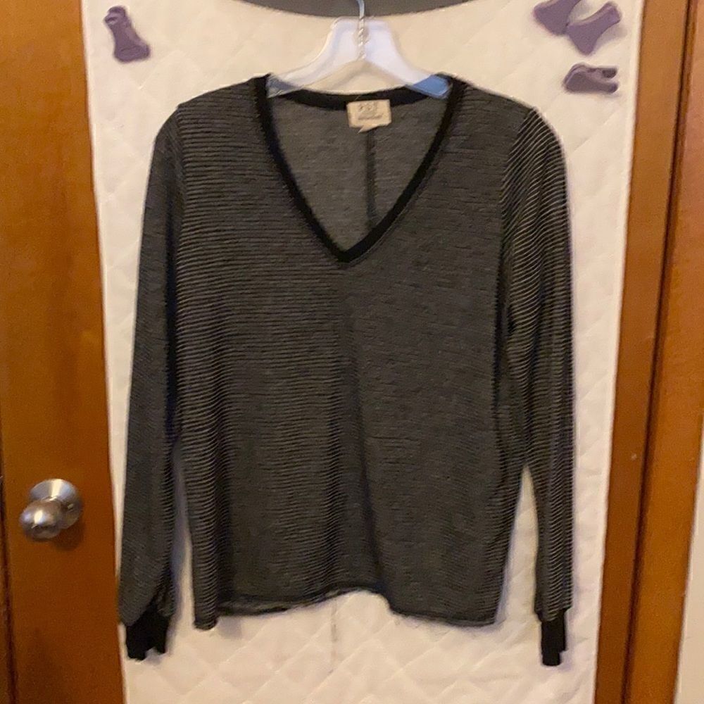 Black and white t shirt